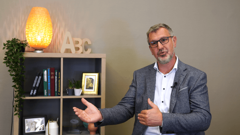 video still - Business Watcher - AI and performance